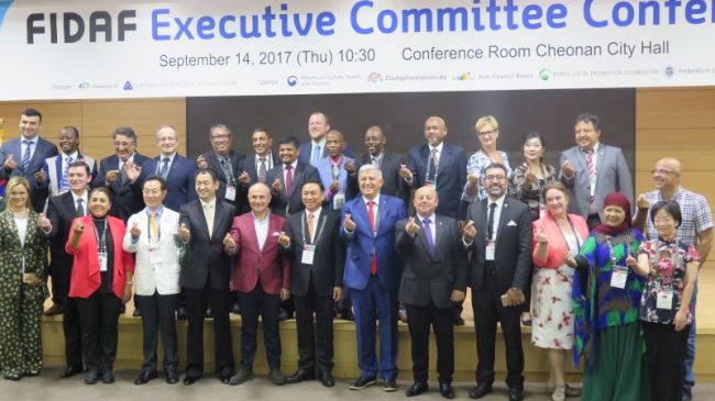 Wszyscy, obecni członkowie władz FIDAF i Executive Committee
